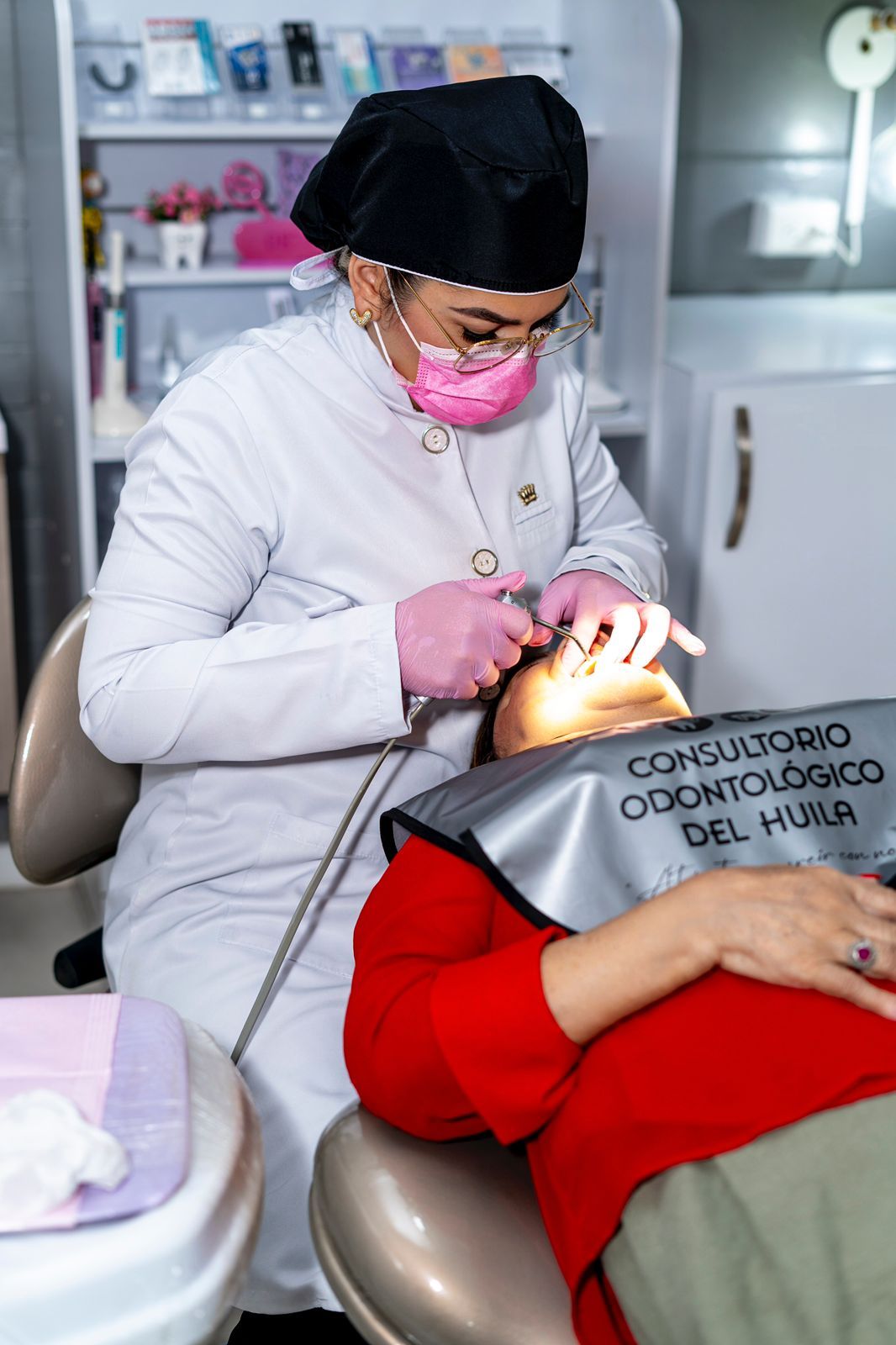 Prótesis dentales de alto impacto: Recuperando sonrisas naturales y funcionales