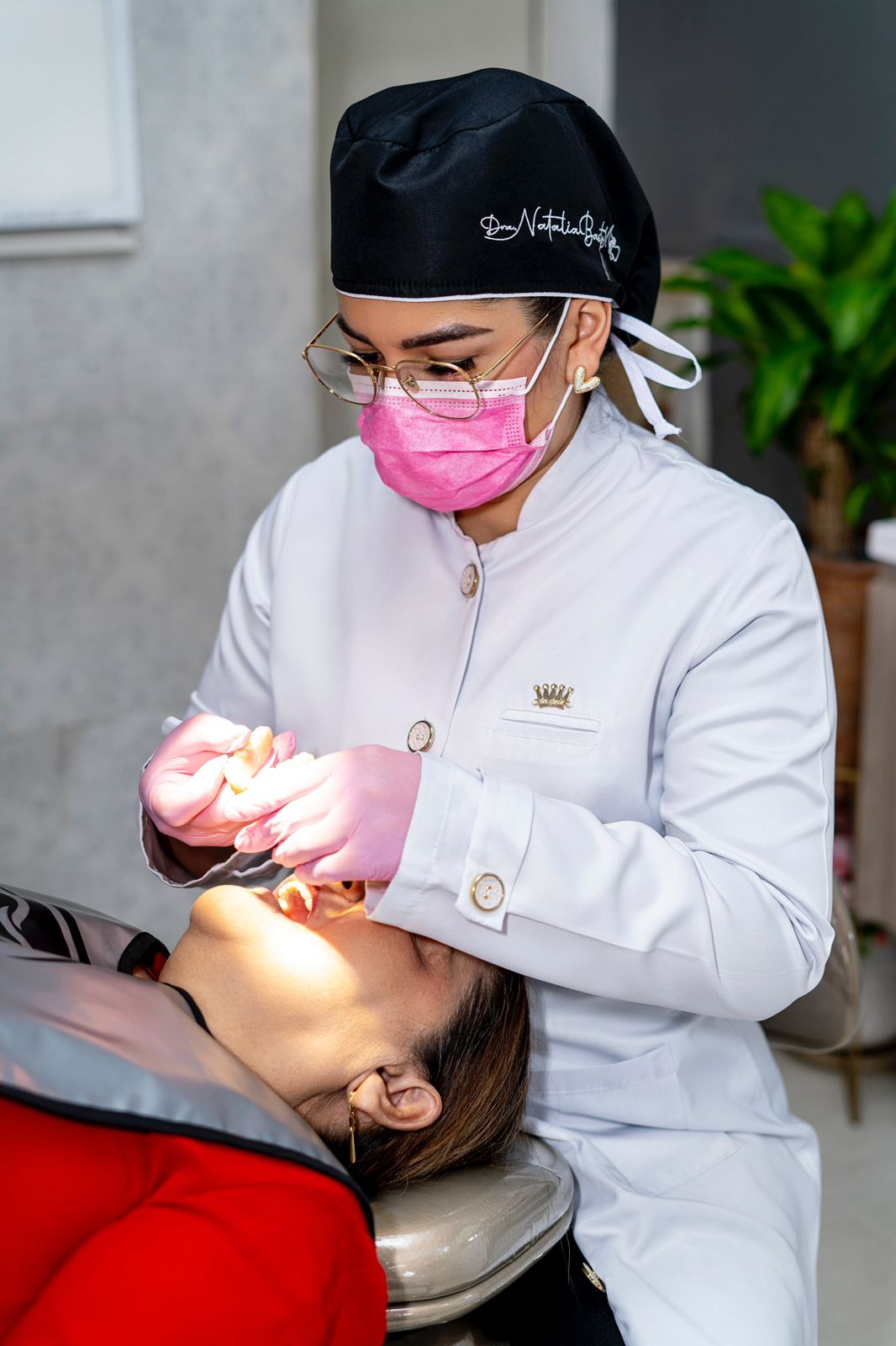 Prótesis dentales de alto impacto: Recuperando sonrisas naturales y funcionales