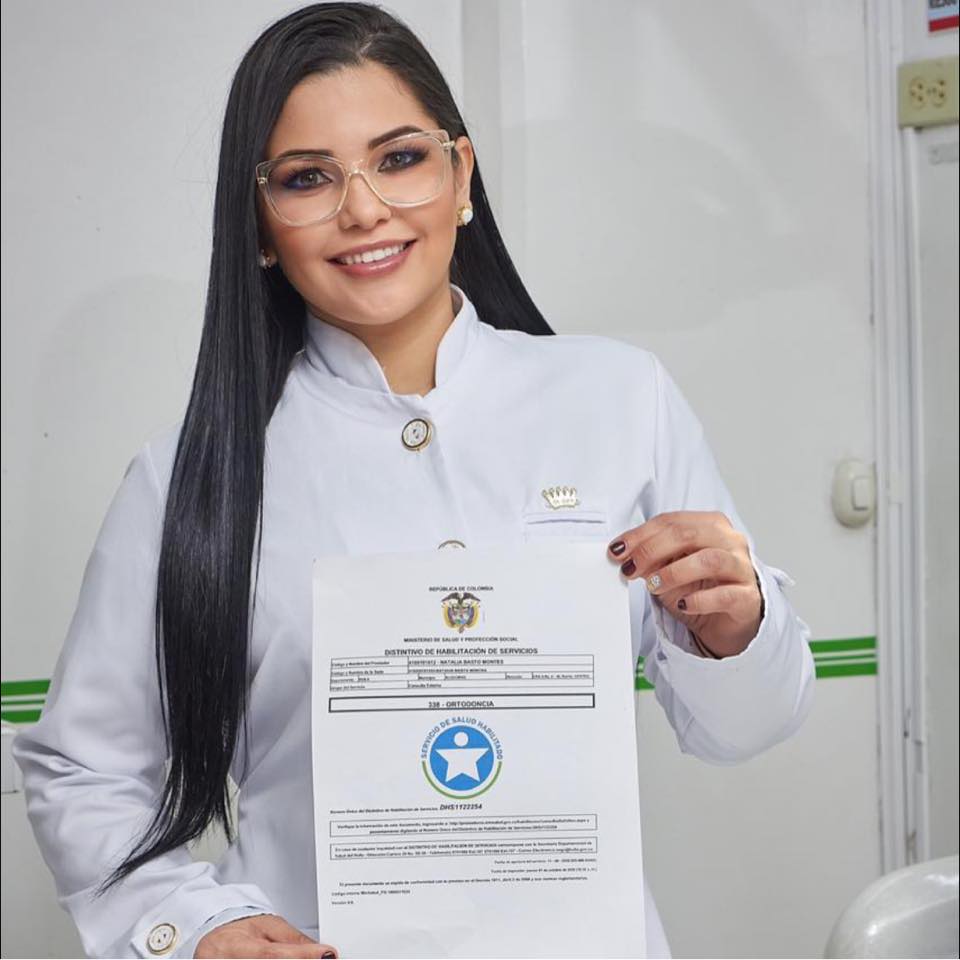 Dra. Natalia Basto Montes - Ortodoncista Especialista